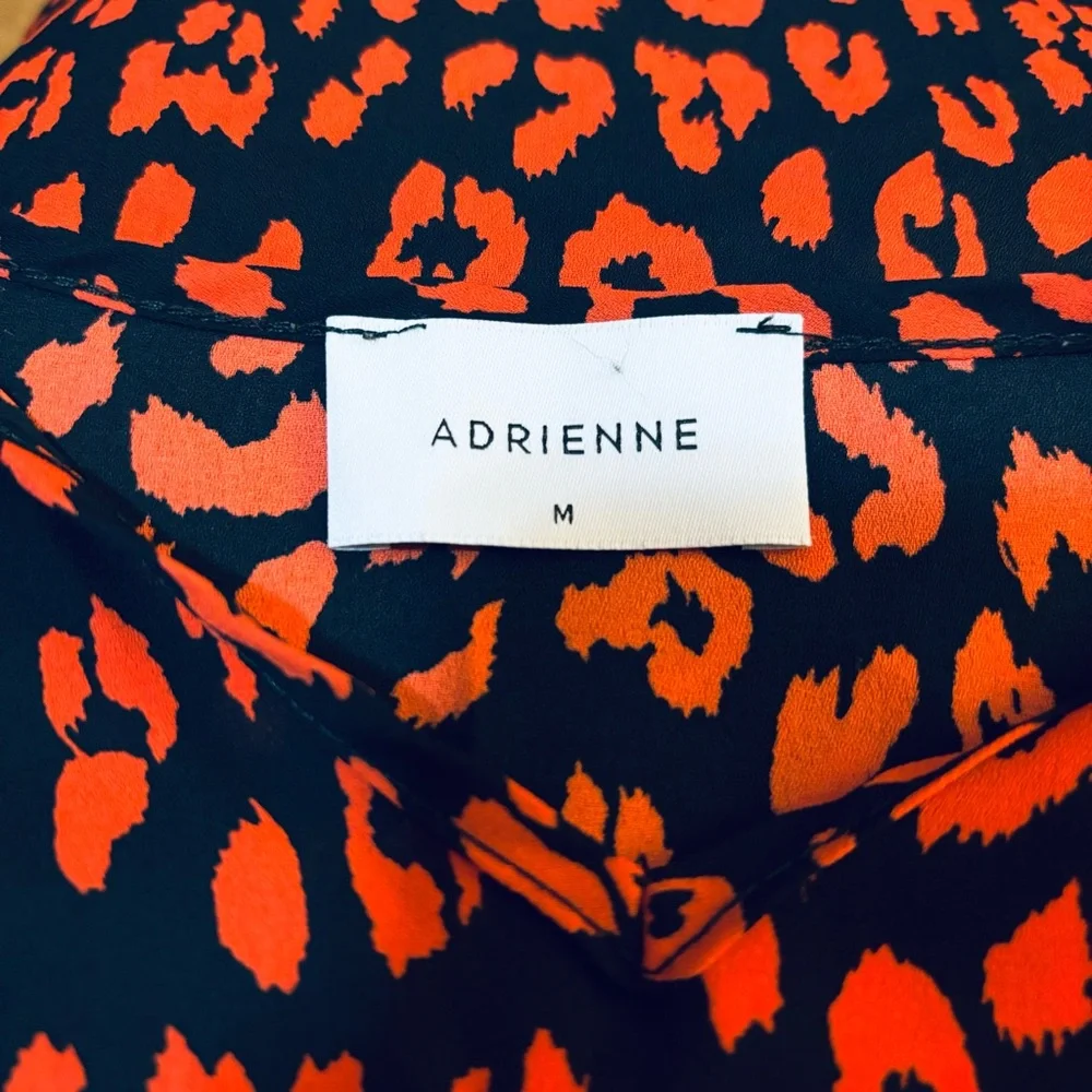 Adrienne Women's Medium Oversized Leopard Cheetah V Neck‎ Blouse Tunic UGA Boxy